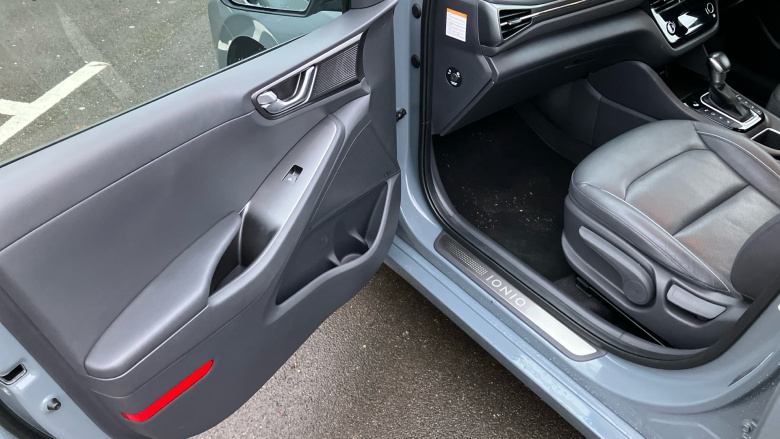 Hyundai IONIQ 1.6 GDi Hybrid Premium SE 5dr DCT Hybrid Hatchback